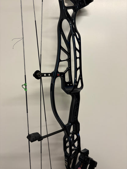 Hoyt Concept X 37 Compound Bow LH Blue on Black 50-60 lbs - Used