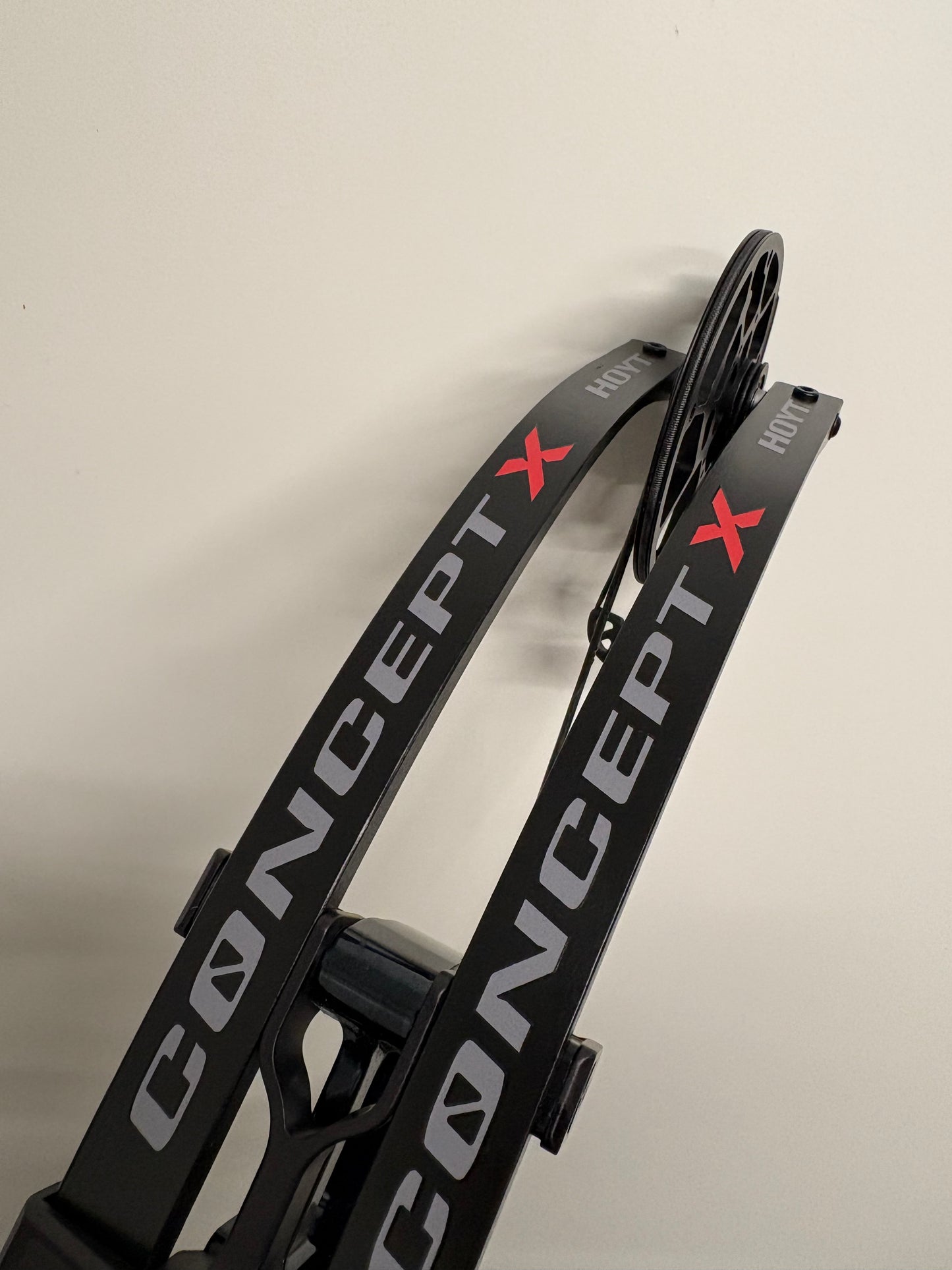 Hoyt Concept X 37 Compound Bow LH Blue on Black 50-60 lbs - Used
