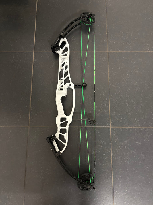 Hoyt Stratos 36 Compound Bow RH White HBT #1 40-50 lbs - Used