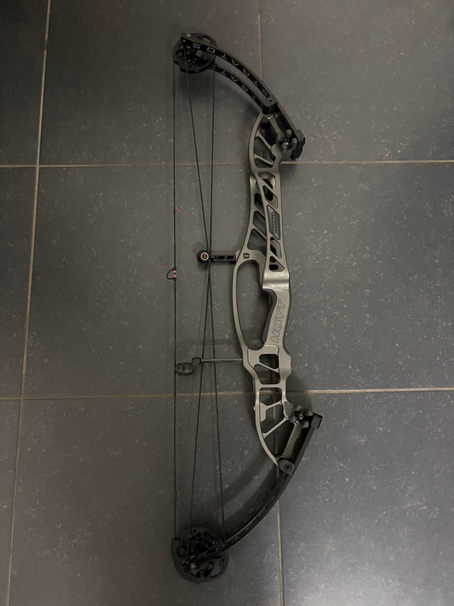 Hoyt Stratos 36 Compound Bow LH Slate HBT #1 40-50 lbs - Used