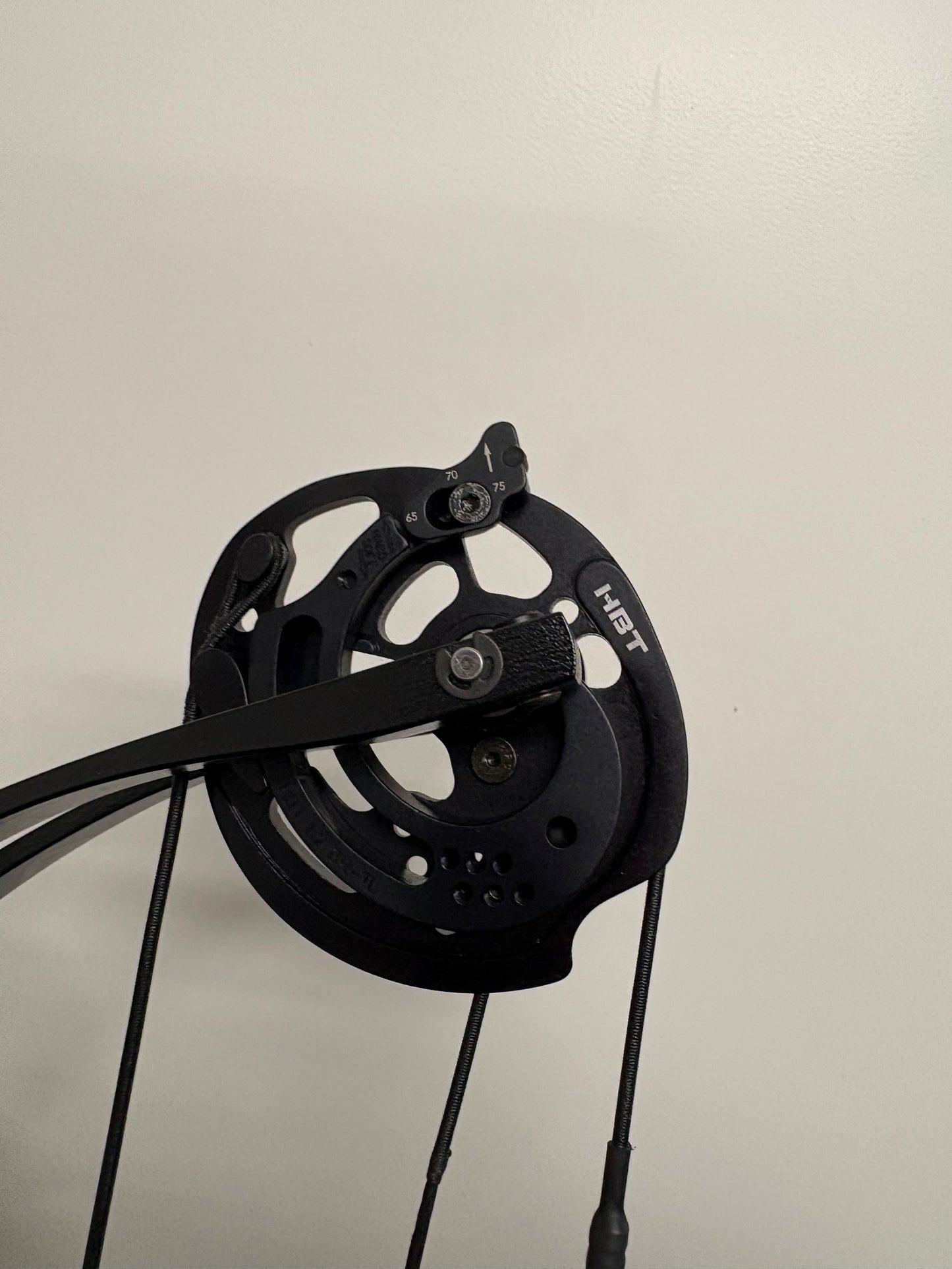 Hoyt Stratos 36 Compound Bow LH Slate HBT #1 40-50 lbs - Used