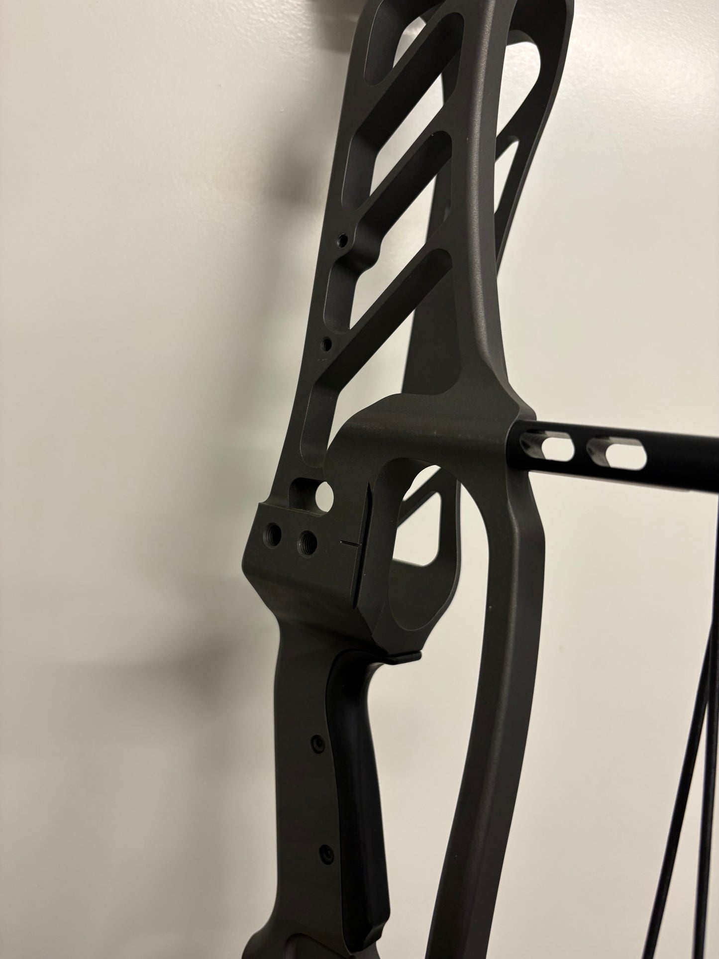 Hoyt Stratos 36 Compound Bow LH Slate HBT #1 40-50 lbs - Used