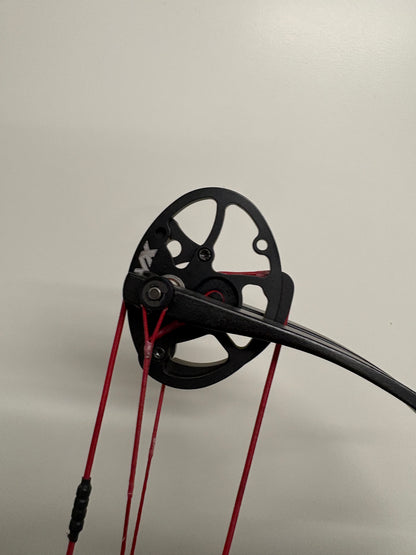 Hoyt Invicta 37 Compound Bow LH Gold SVX #2 50-60 lbs - Used (#1.1)