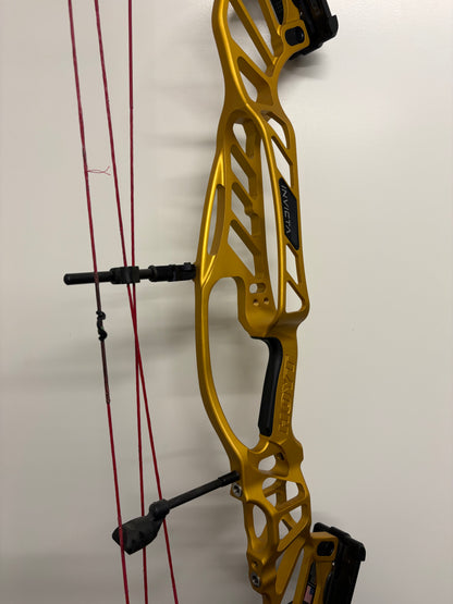 Hoyt Invicta 37 Compound Bow LH Gold SVX #2 50-60 lbs - Used (#1.1)