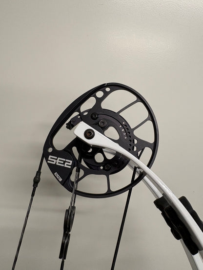 PSE Supra X 40 SE2 Compound Bow LH Black 40-50 lbs - Used