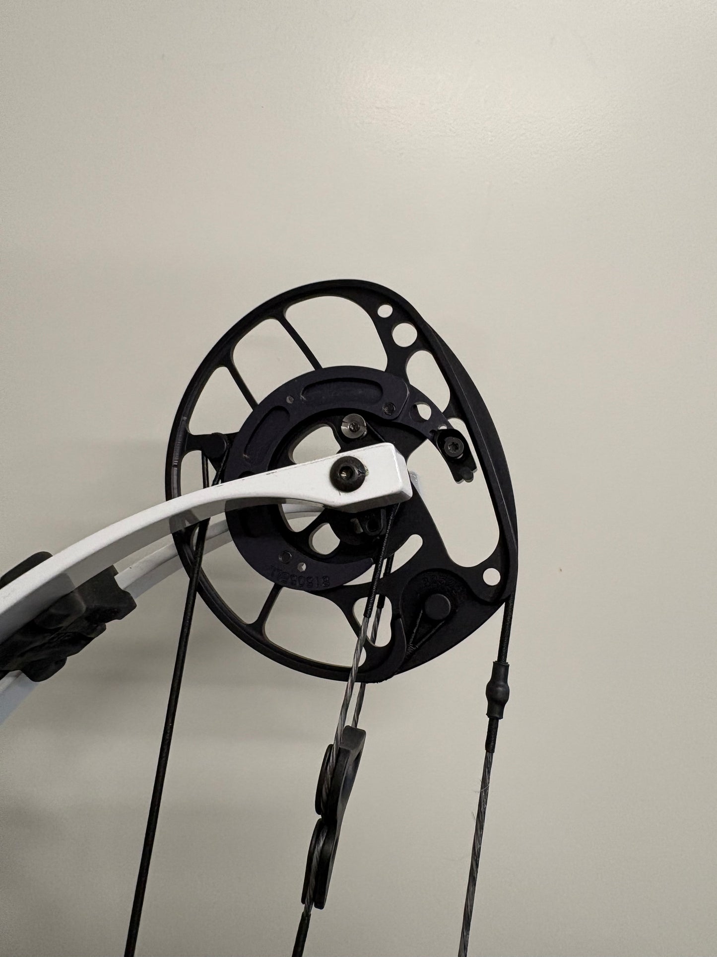 PSE Supra X 40 SE2 Compound Bow LH Black 40-50 lbs - Used