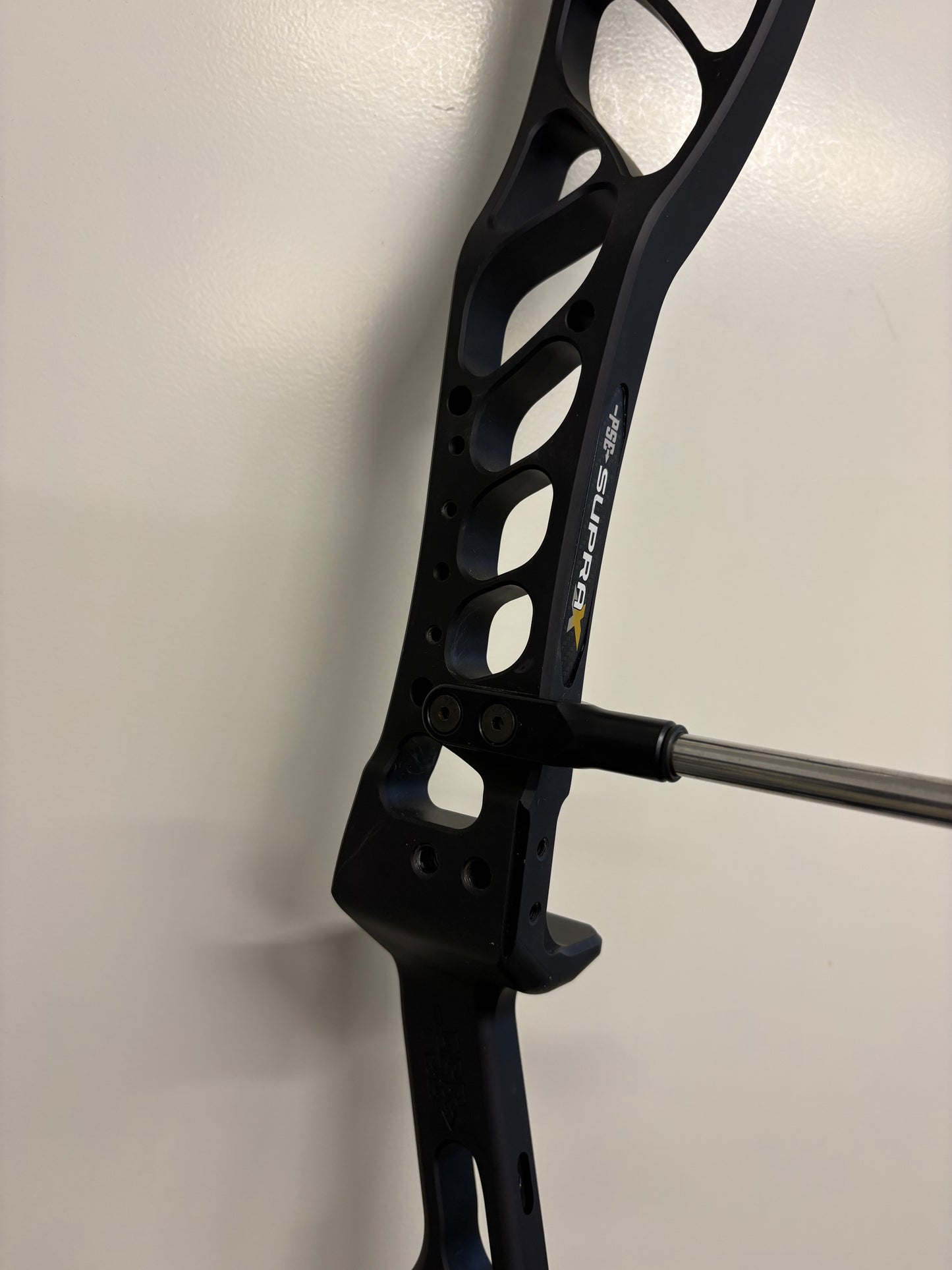 PSE Supra X 40 SE2 Compound Bow LH Black 40-50 lbs - Used