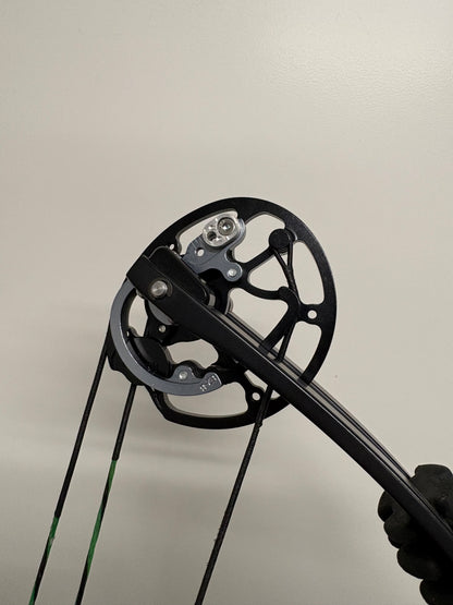 Mybo Edge Compound Bow RH Lizard Green #E2 Cam 50-60 lbs - Used (1.1)