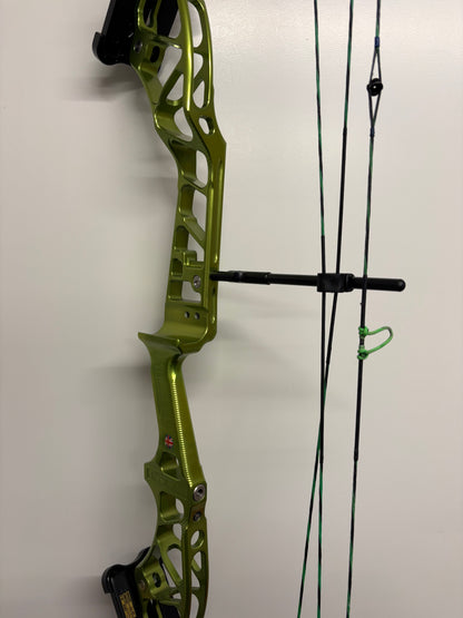 Mybo Edge Compound Bow RH Lizard Green #E2 Cam 50-60 lbs - Used (1.1)